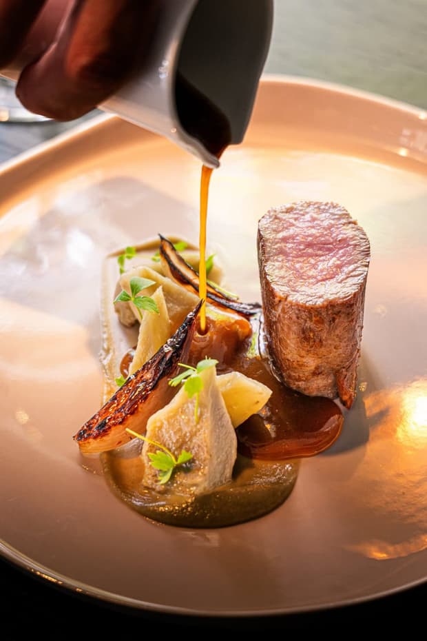 Plat dressé nappé de sauce