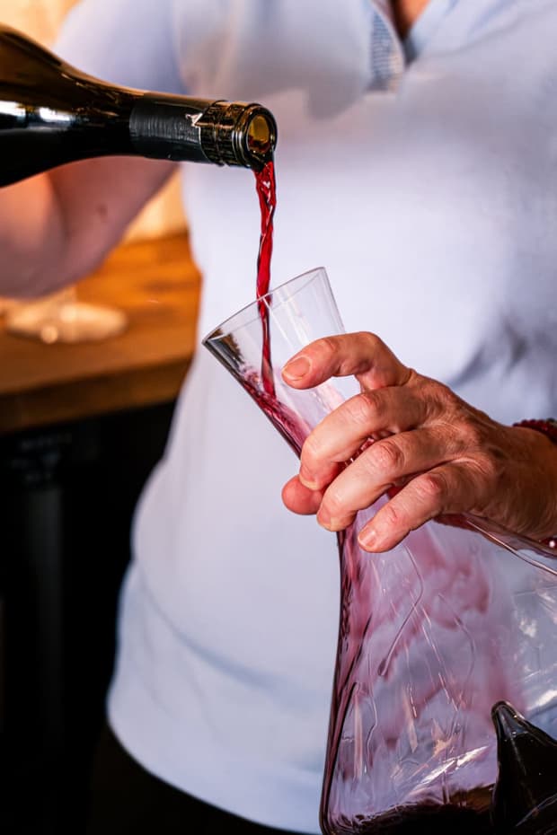 Service du vin au verre en salle